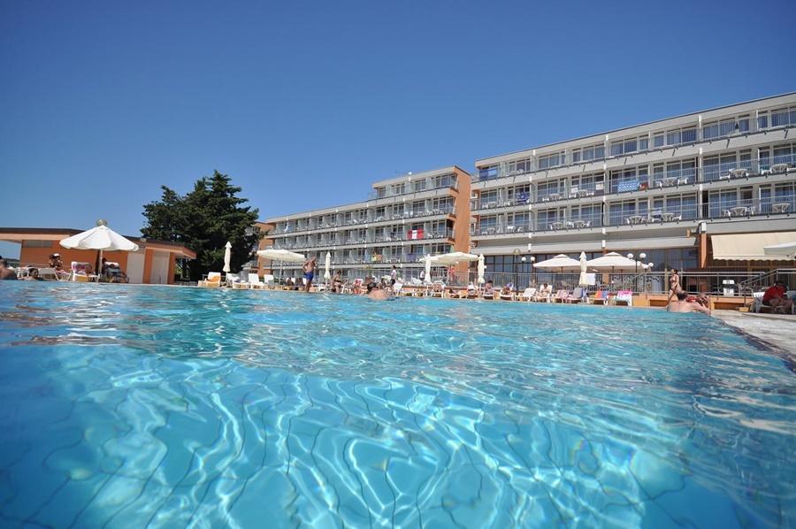 Arena Hotel Holiday Medulin Exterior foto