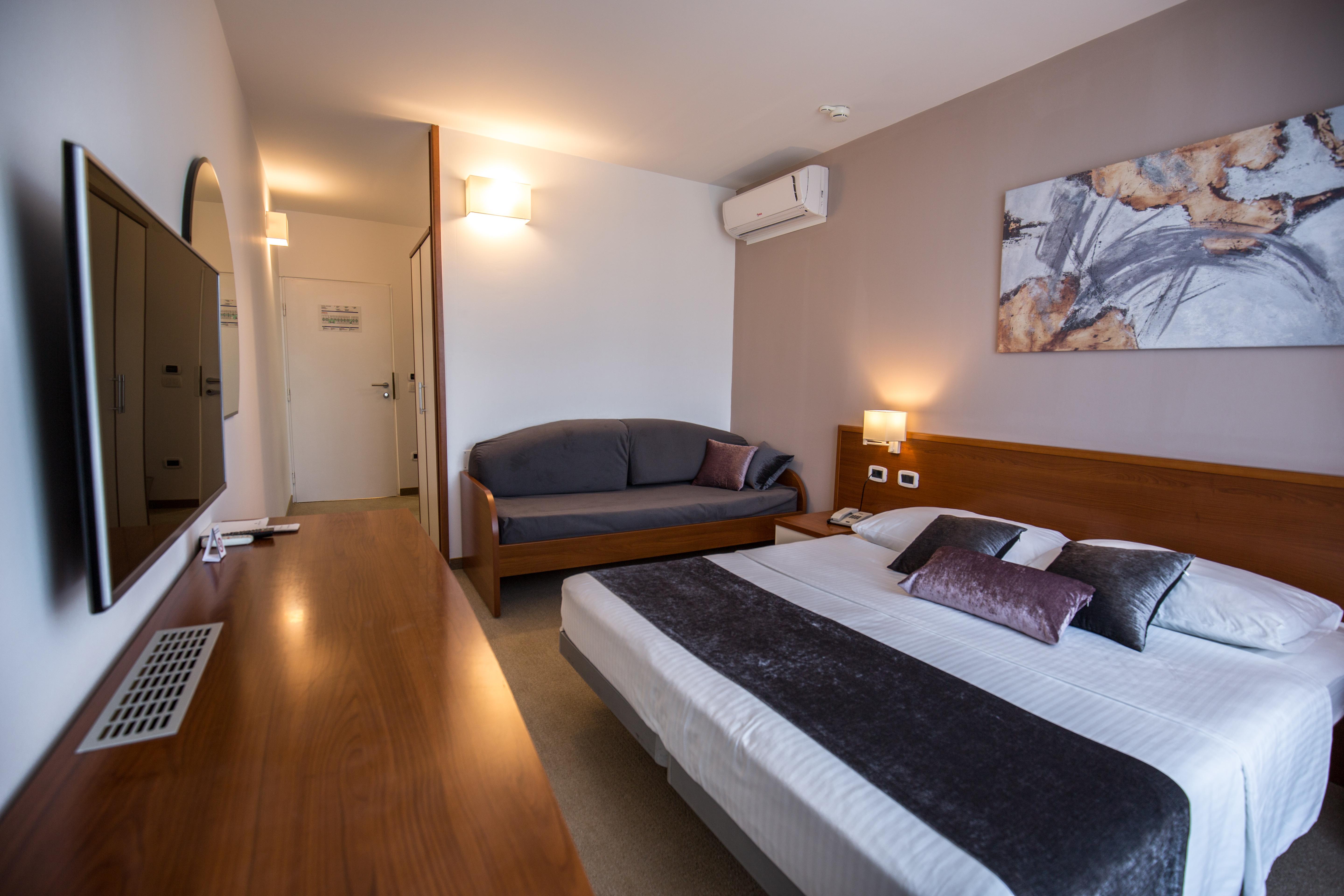 Arena Hotel Holiday Medulin Exterior foto