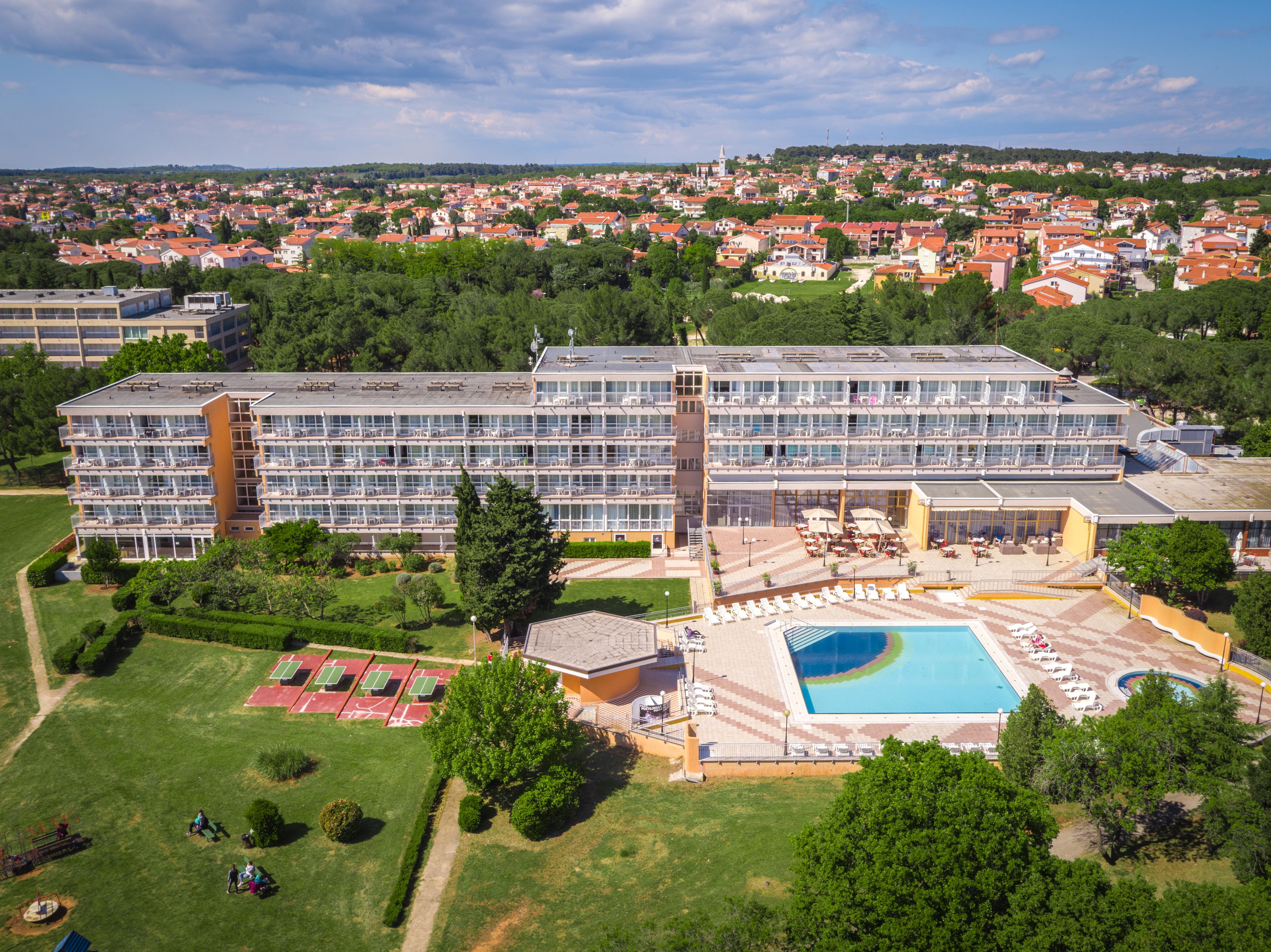 Arena Hotel Holiday Medulin Exterior foto
