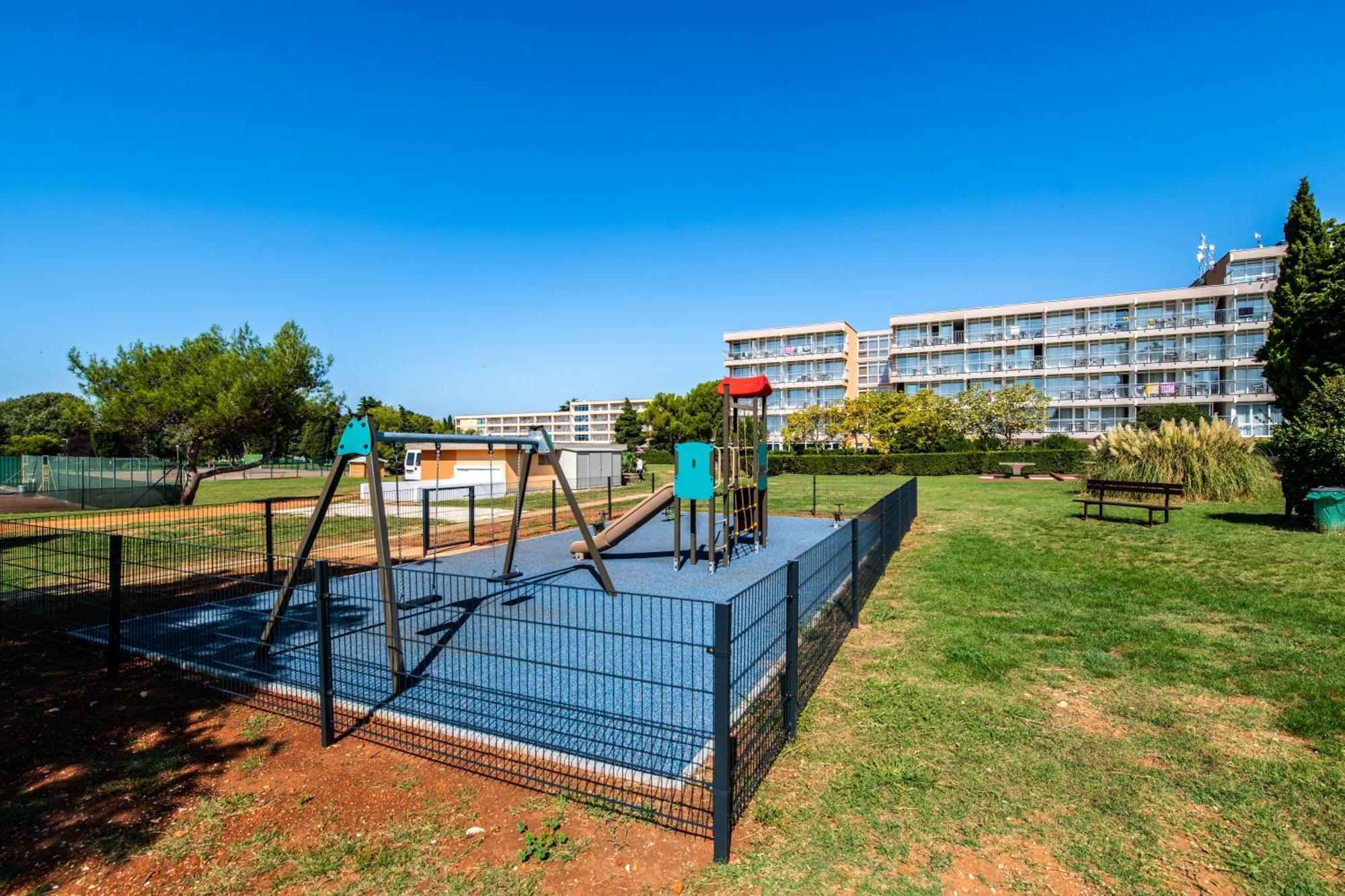 Arena Hotel Holiday Medulin Exterior foto