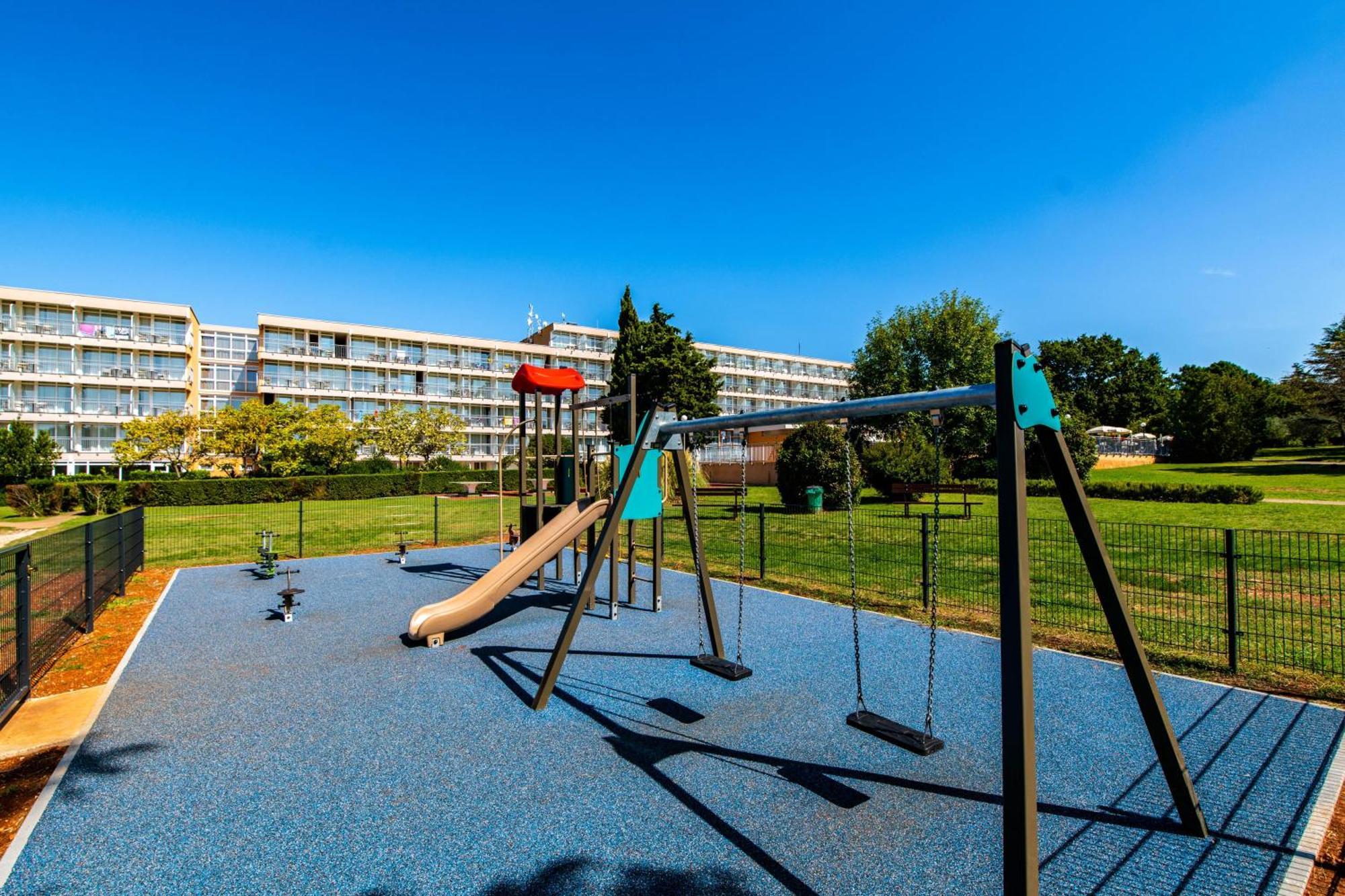 Arena Hotel Holiday Medulin Exterior foto