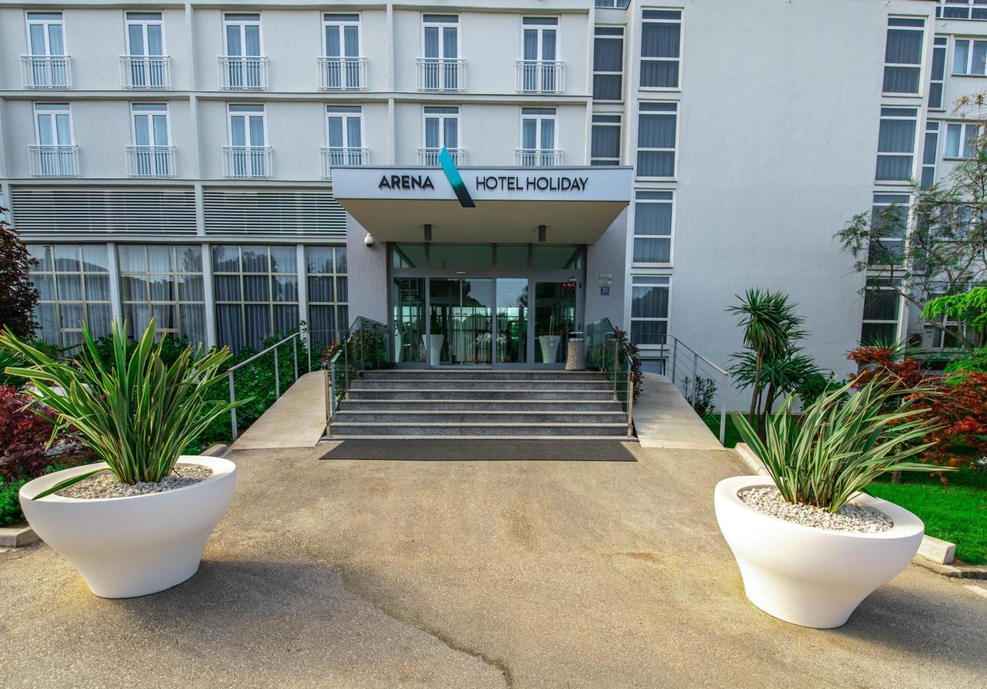 Arena Hotel Holiday Medulin Exterior foto