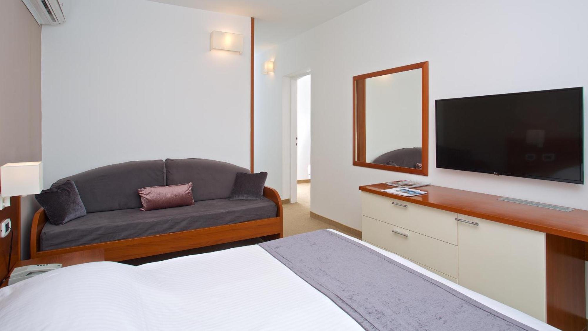 Arena Hotel Holiday Medulin Exterior foto