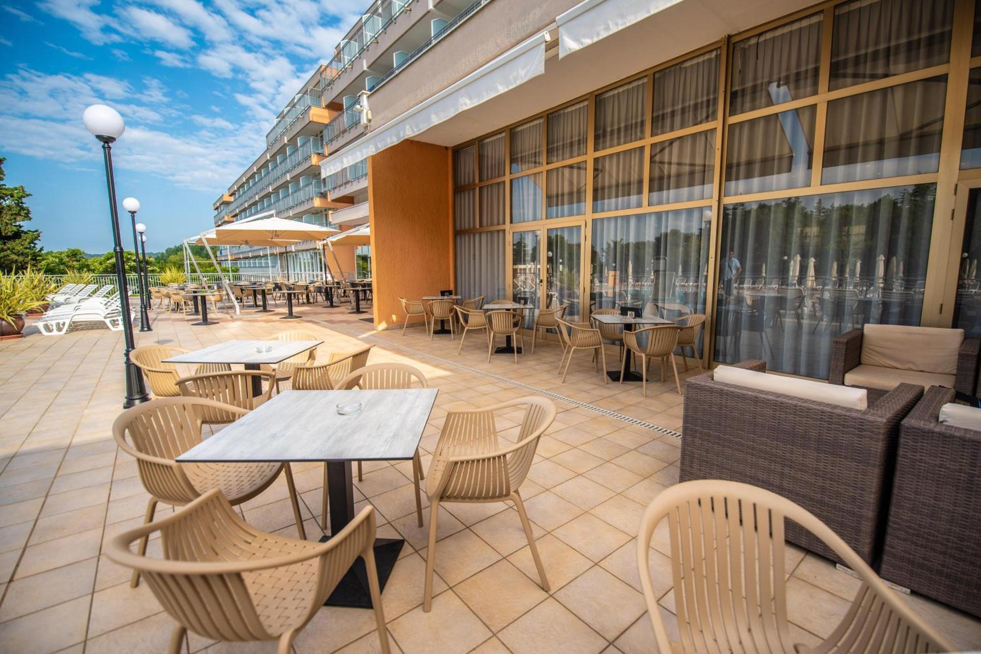 Arena Hotel Holiday Medulin Exterior foto