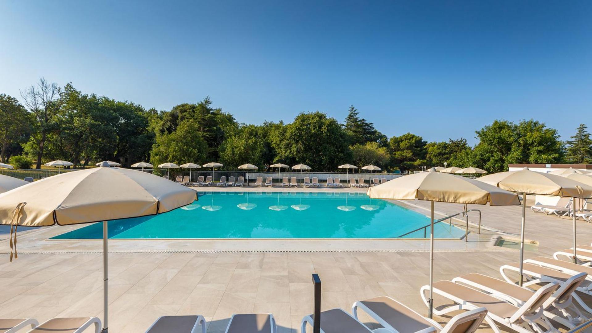 Arena Hotel Holiday Medulin Exterior foto