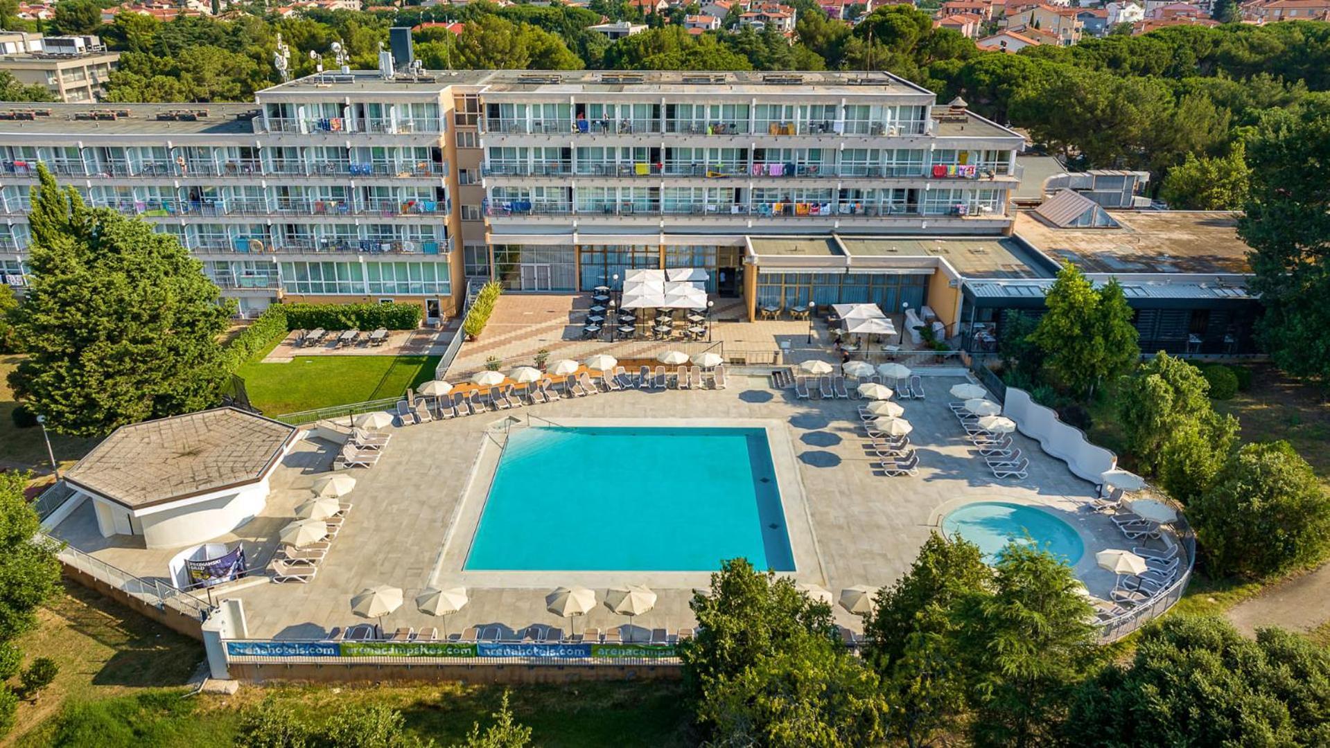 Arena Hotel Holiday Medulin Exterior foto
